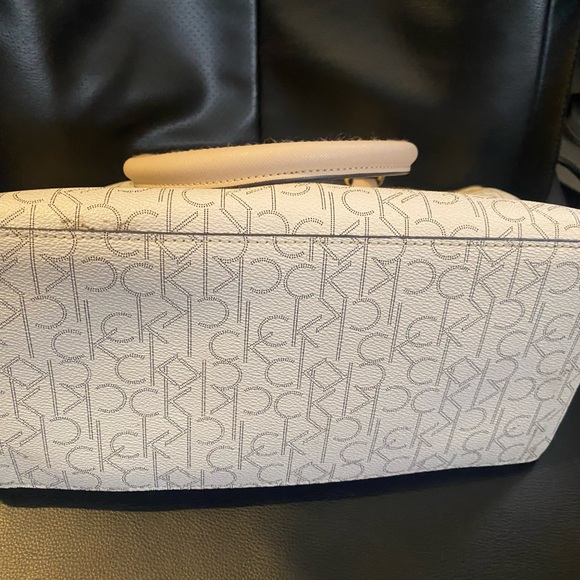 Preloved Calvin Klein satchel handbag - Picture 9 of 11